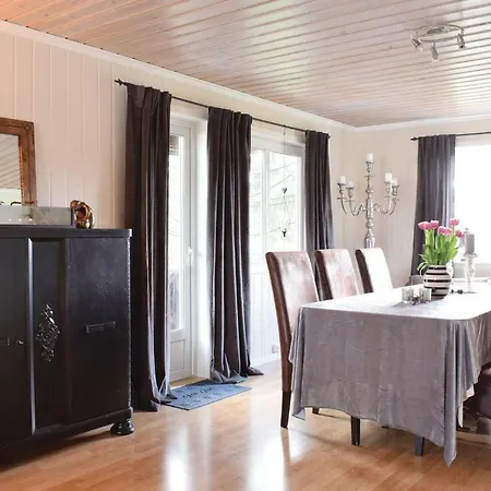 Appartamento Four Bedroom In *